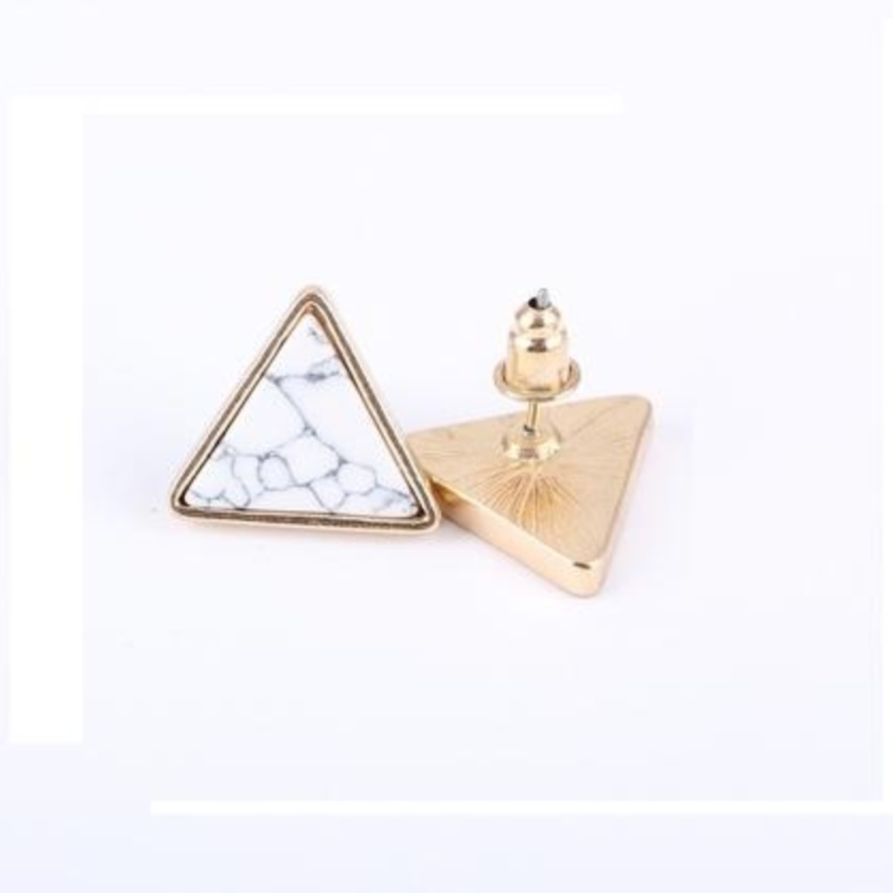 Marble triangle-shaped earrings